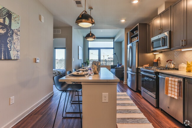 1BR, 1BA - 700 SF - The Irby