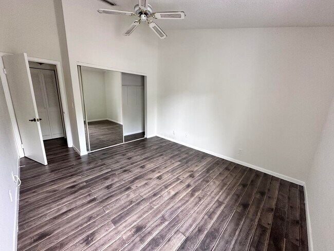 Photo - 306 Harbour Pointe Way