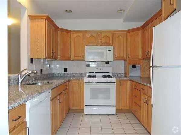 Building Photo - 119 Revere St Unit K Rental