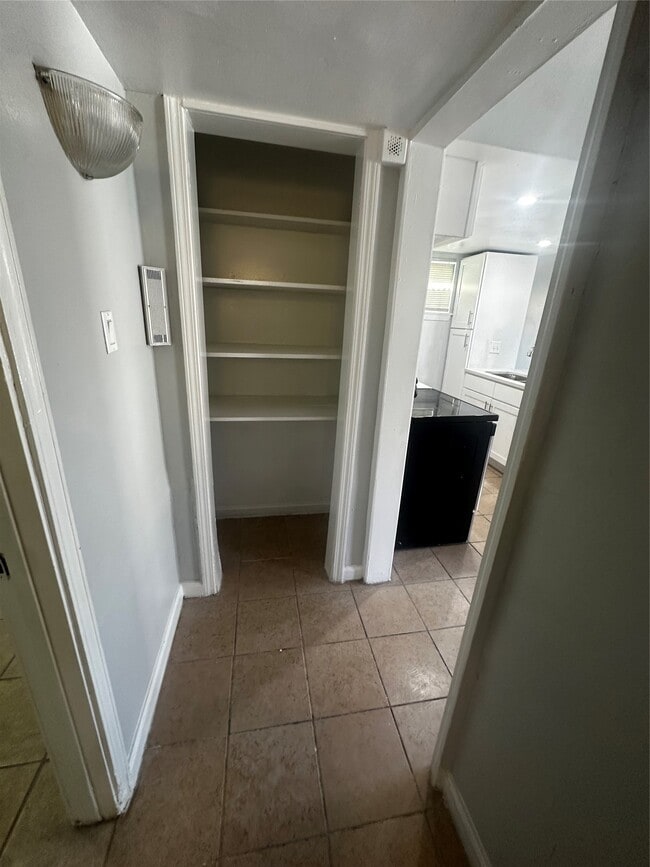 Building Photo - 8110 Albacore Dr Unit 30