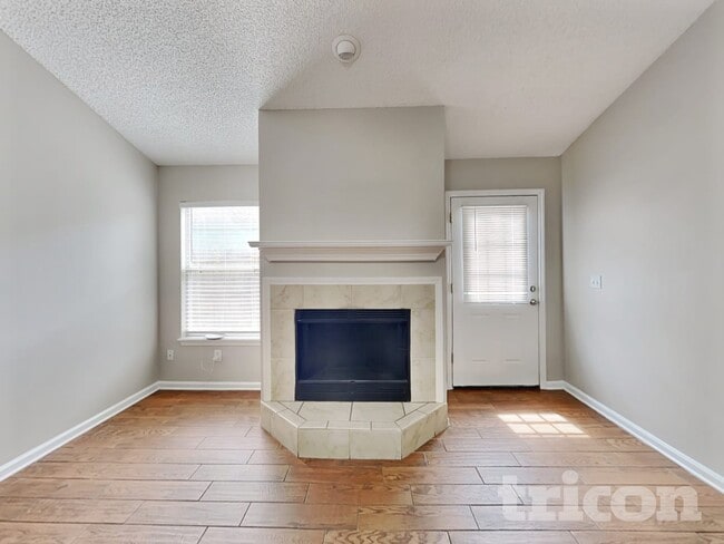 Photo - 3099 Wavering Ln