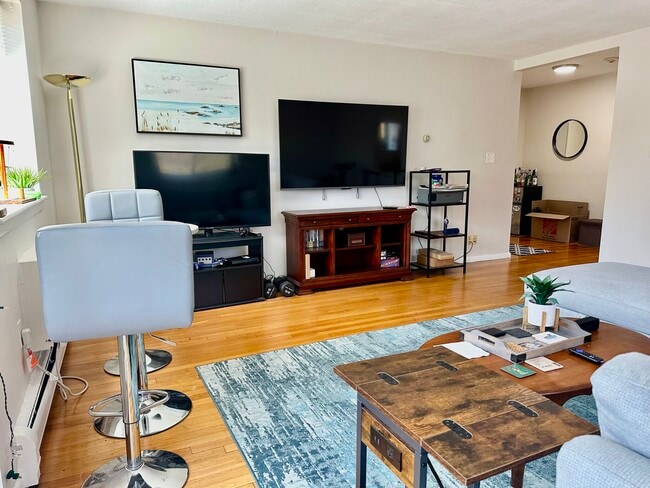 Building Photo - 85 Sutherland Rd Unit 25