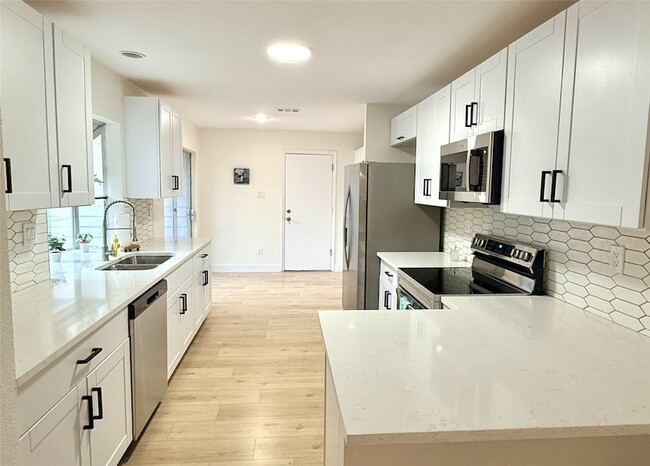 Photo - 4243 Timberglen Rd