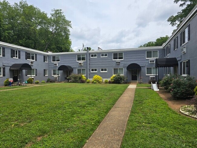 Photo - 3206 Ellwood Ave Unidad C