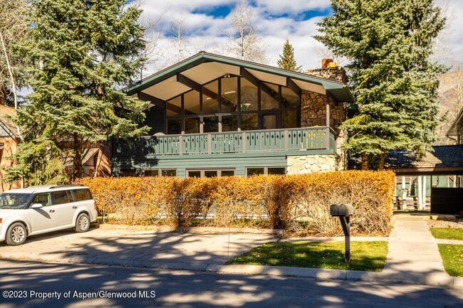 Building Photo - 114 E Bleeker St Unit 102