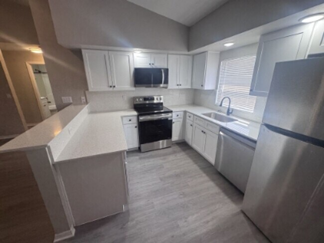 Photo - 2412 Vernon Ave S