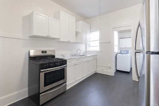 Photo - 4754 N Lincoln Ave Unit 3