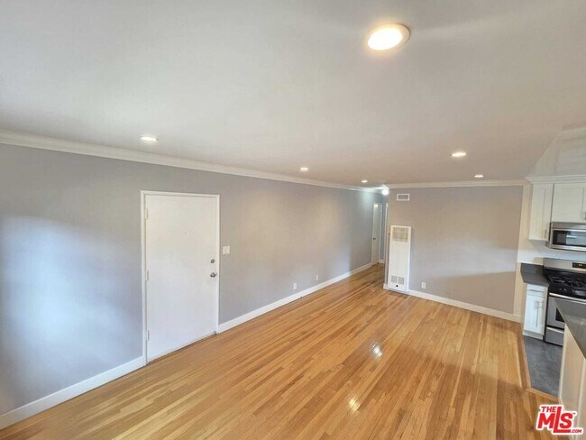 Photo - 5329 Vantage Ave Unit 3