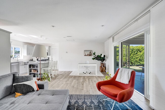 Photo - 1299 SW 9th St