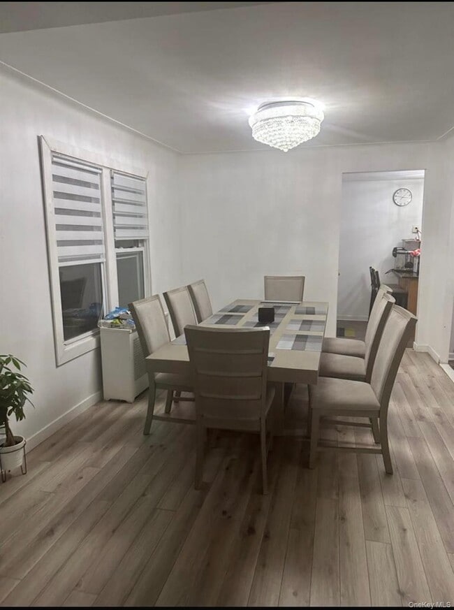 Photo - 109-73 203rd St