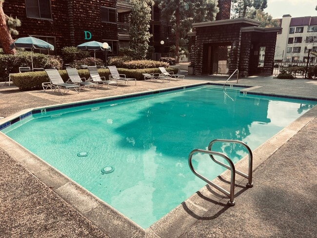 Photo - Mission Valley Large Two Bedroom Two Bathroom Condo for Rent