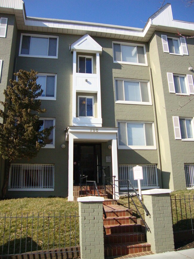 Photo - 750 Barnaby St SE Unit 202