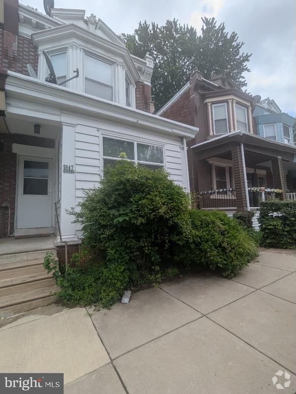 Building Photo - 5947 N 13th St Rental