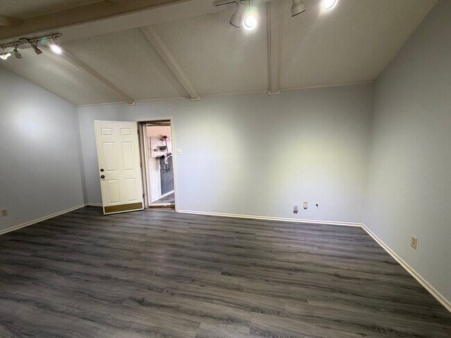 Photo - 5710 38th St