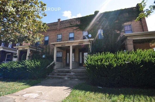 Building Photo - 1502 Summit St Rental