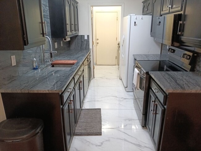 Photo - 3 Bedroom, 2 Bathroom Home! Schedule a Showing!