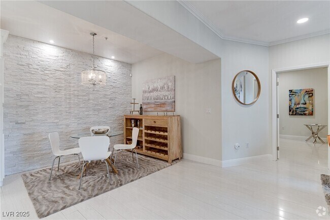 Building Photo - 2291 W Horizon Ridge Pkwy Unit 10259 Rental