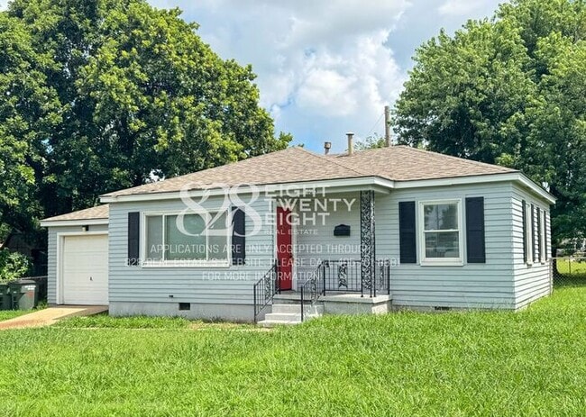 Building Photo - LOCATION! LOCATION! LOCATION! Charming 2 Bed/1 Bath Single Family Home - AVAILABLE NOW!