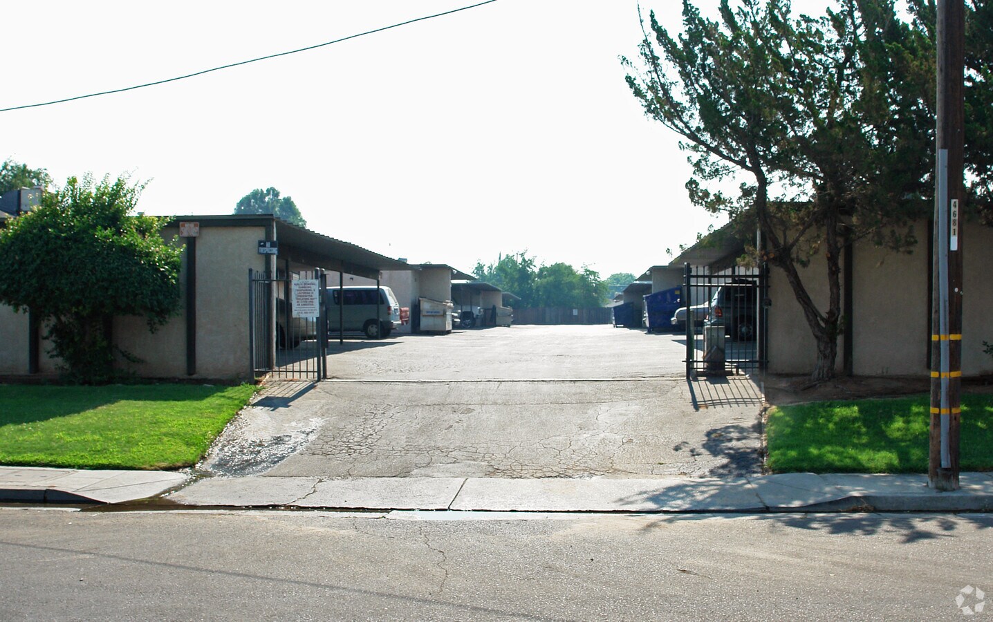 Photo - Brooks Villa Apartments