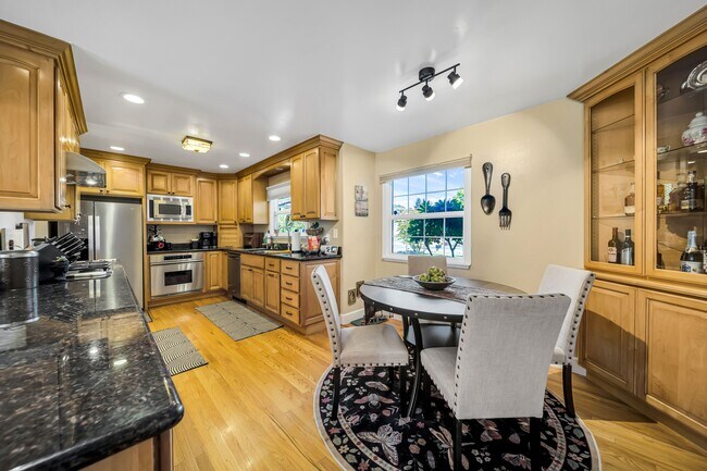 601 Cherry Ct
