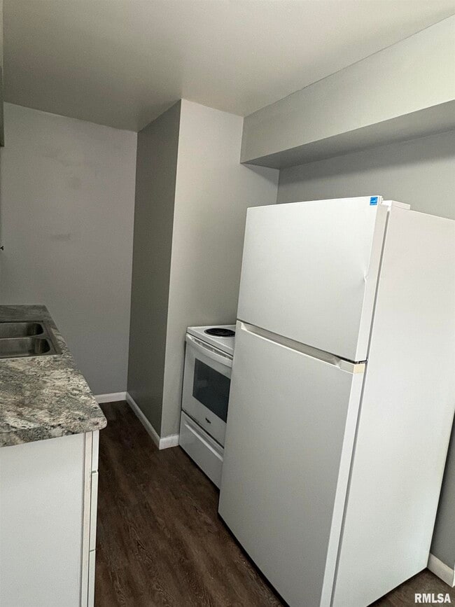 Photo - 200 W Bluff St Unit E1