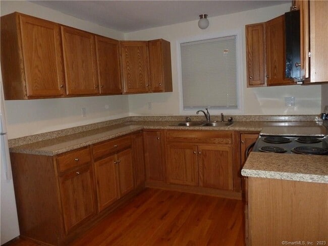 Photo - 125 Oneco Ave
