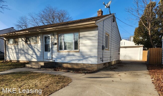 3 br, 1 bath House - 8142 W Herbert Ave - 3 br, 1 bath House - 8142 W Herbert Ave