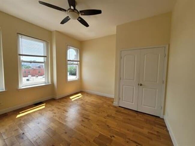 Photo - 212 E Chase St Unit 2