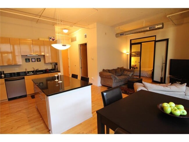 Photo - 290 Market St Unidad 412