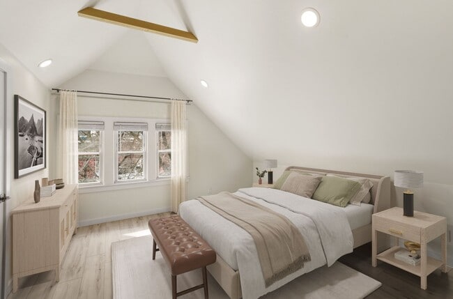 Building Photo - Luxury Furnished 2-Bed