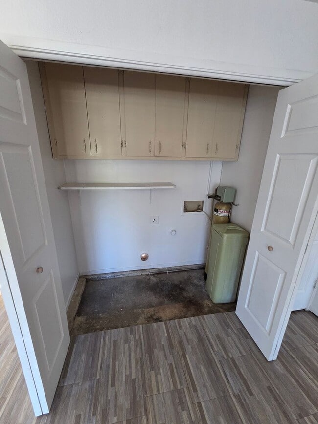 Photo - 1460 Linden Way