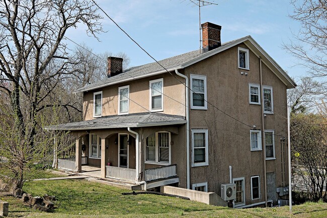 Building Photo - Downtown Home with Classic Charm & Modern Updates