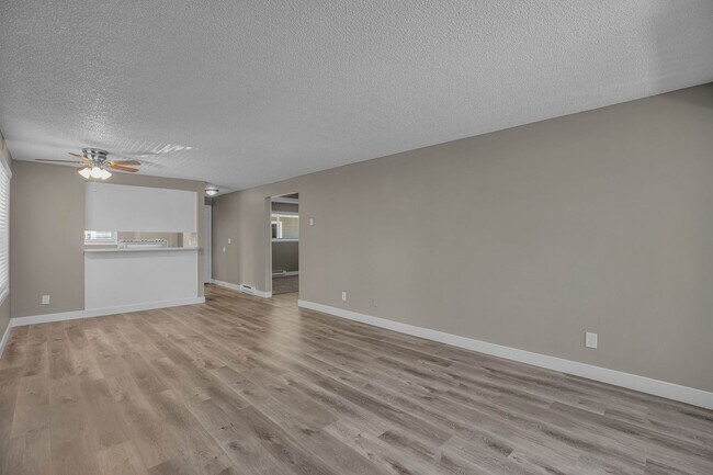 Photo - #329 MAPLE VIEW APARTMENTS