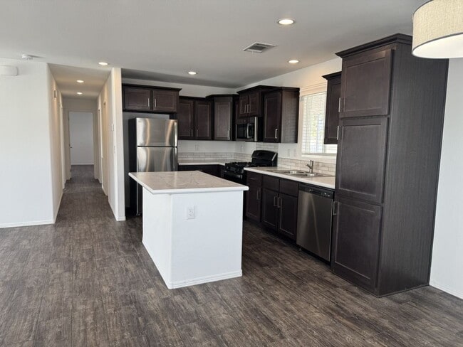 Photo - 1111 N Lamb Blvd