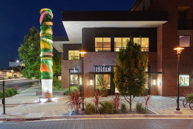 Building Photo - Brio