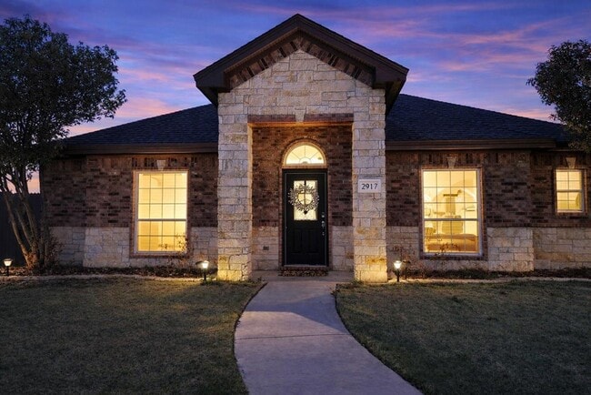 Building Photo - 2917 Dustin Dr