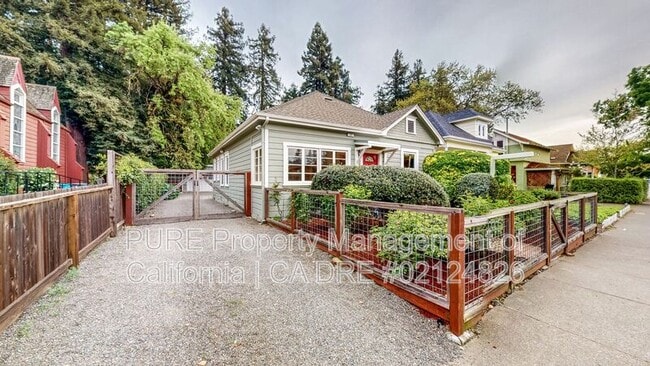 Photo - 484 Sonoma Ave