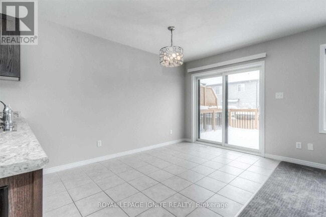 Photo - 135 Hardcastle Dr