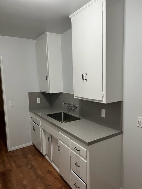 Kitchen - 1408 N Edison Blvd Unit 1408