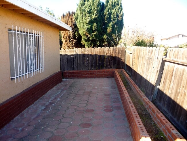 Photo - ***$500 Off the first months rent If you apply before the end of the January**** Beautiful and up...