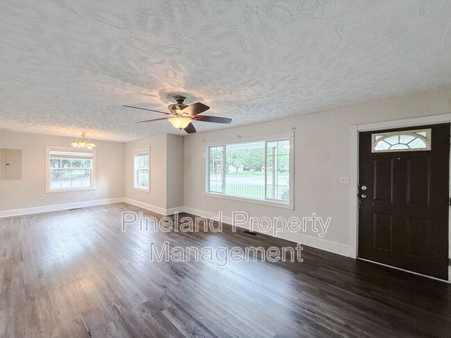 Photo - 5300 Walnut Dr