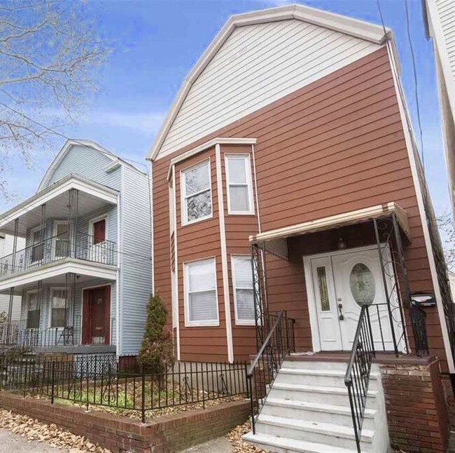 Photo - 245 Grant Ave