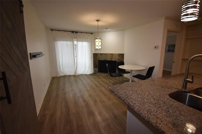 Photo - 8888 Tallwood Dr Unit 2109