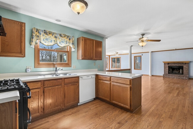 Photo - 5573 Barnwood Dr