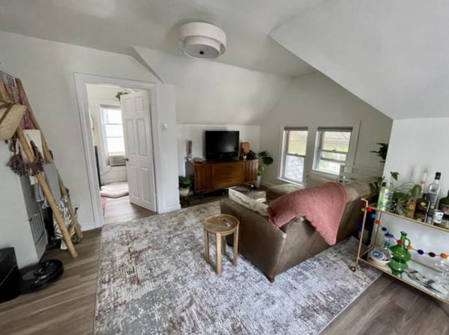 Photo - 814 N Fairfield Ave Unit 2