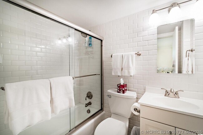 139 Sunrise Ave Unit 2020