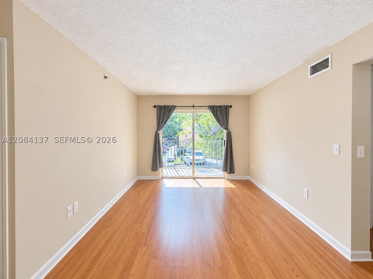 Photo - 17622 NW 25th Ave Unit 201