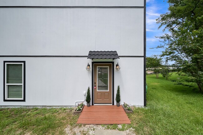 Photo - 16818 W Alderson