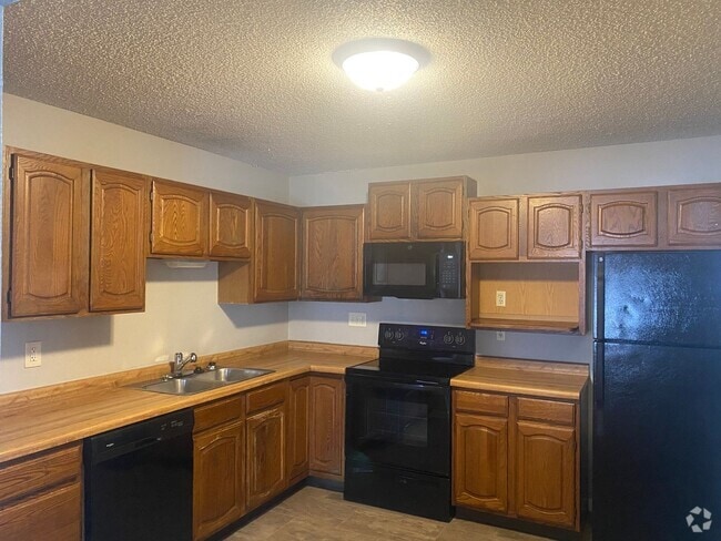 Building Photo - 3 Bedroom 2 bath Twinhome