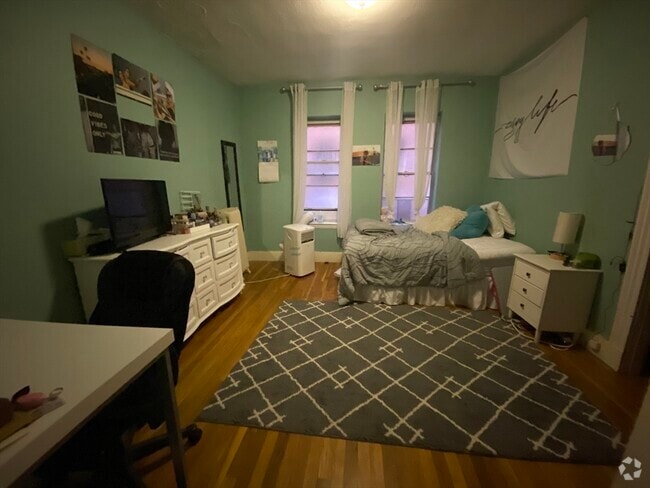 Building Photo - 26 Symphony Rd Unit 2 Rental